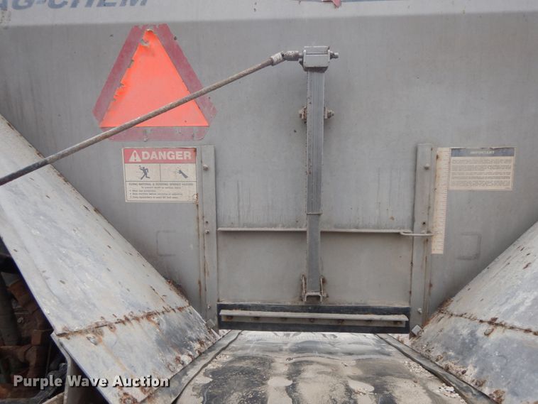 image for item IL9248 Ag-Chem TerraGator 8104  applicator