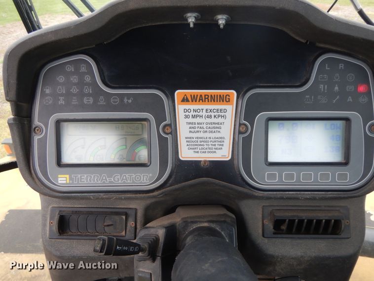 image for item IL9248 Ag-Chem TerraGator 8104  applicator