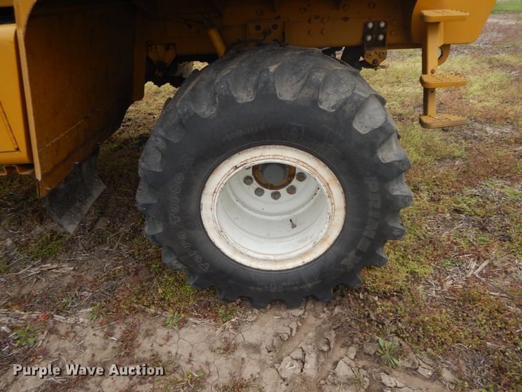 image for item IL9248 Ag-Chem TerraGator 8104  applicator