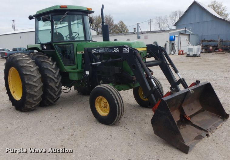 image for item IL9256 1973 John Deere 4230  tractor