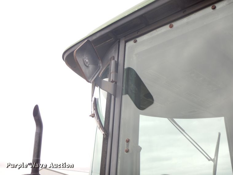 image for item IL9256 1973 John Deere 4230  tractor