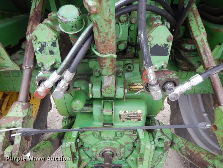 image for item IL9256 1973 John Deere 4230  tractor