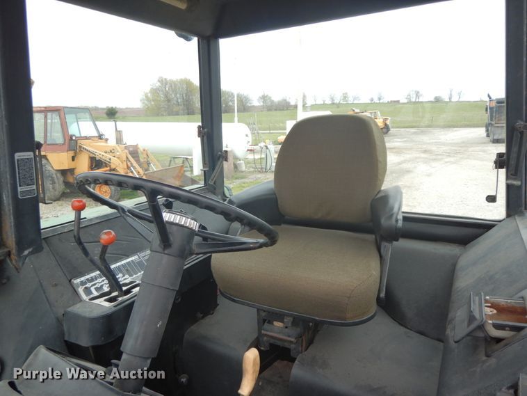 image for item IL9256 1973 John Deere 4230  tractor