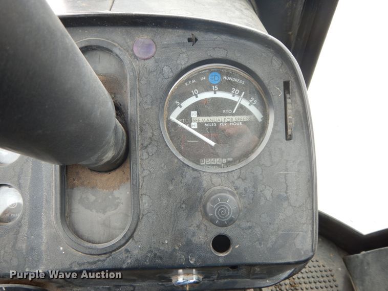 image for item IL9256 1973 John Deere 4230  tractor