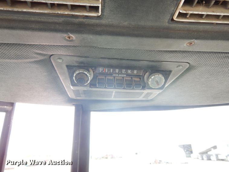 image for item IL9256 1973 John Deere 4230  tractor