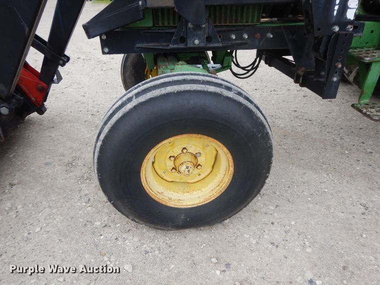 image for item IL9256 1973 John Deere 4230  tractor