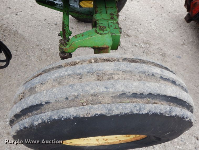 image for item IL9256 1973 John Deere 4230  tractor