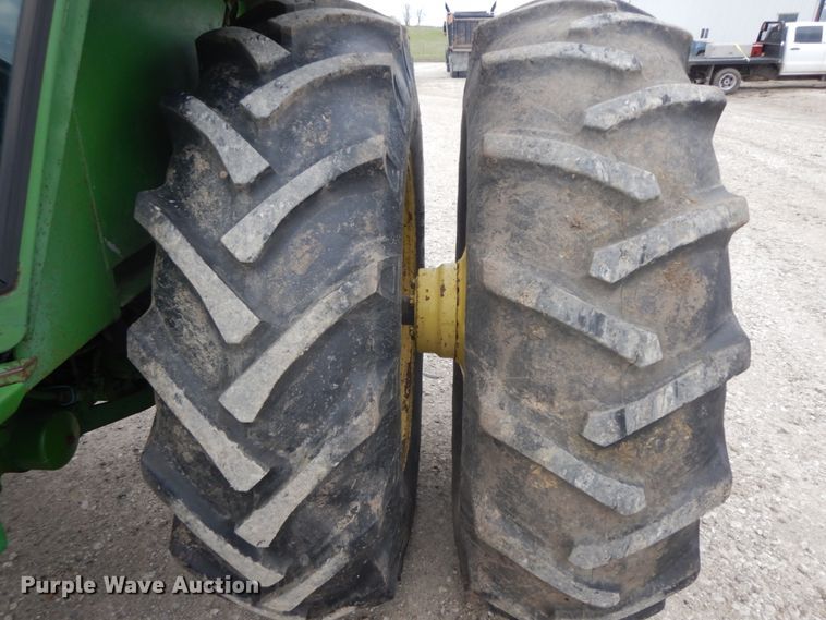 image for item IL9256 1973 John Deere 4230  tractor