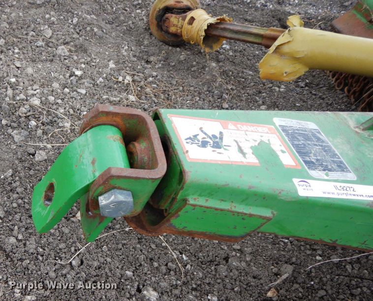 image for item IL9272 John Deere 1508  batwing rotary mower