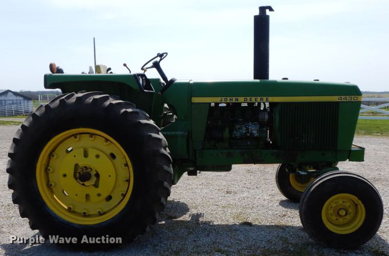 image for item IL9280 1973 John Deere 4430  tractor