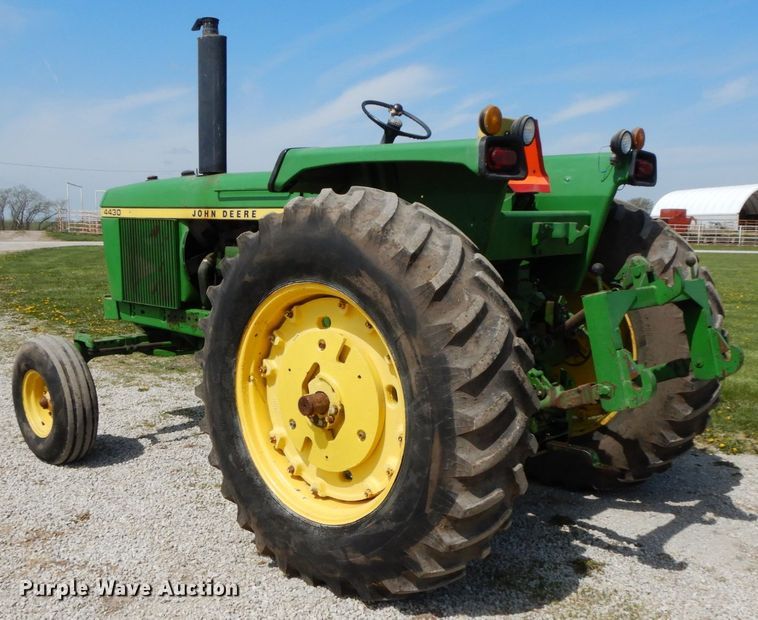 image for item IL9280 1973 John Deere 4430  tractor
