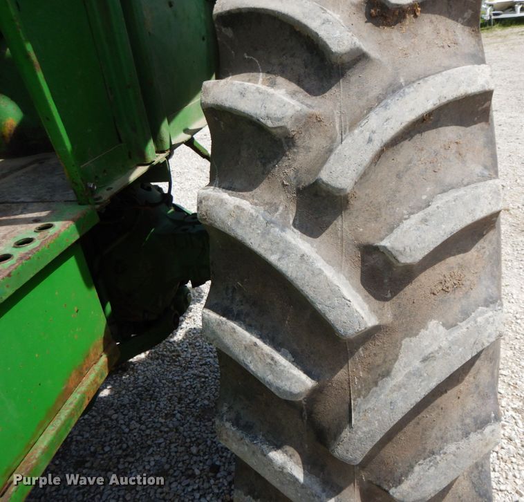 image for item IL9280 1973 John Deere 4430  tractor