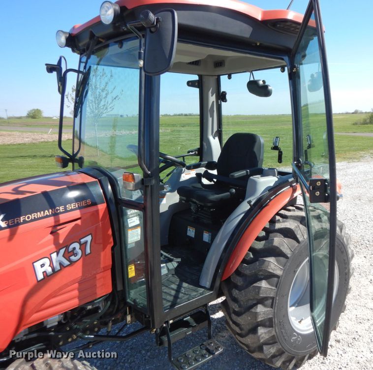 image for item IL9299 2019 Rural King RK37HC  MFWD tractor