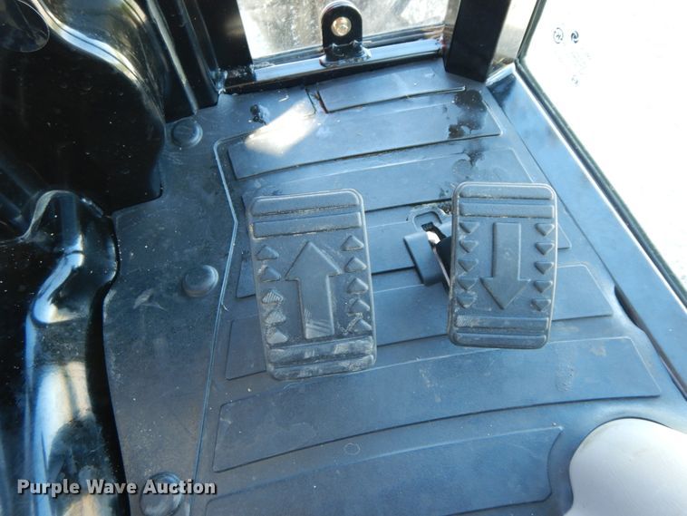 image for item IL9299 2019 Rural King RK37HC  MFWD tractor