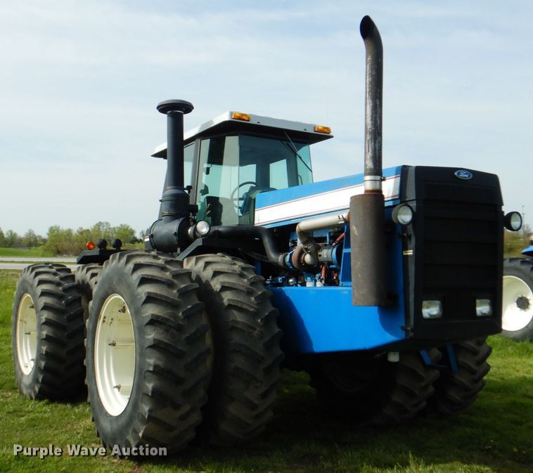 image for item IQ9279 1989 Ford 876 Versatile  4WD tractor