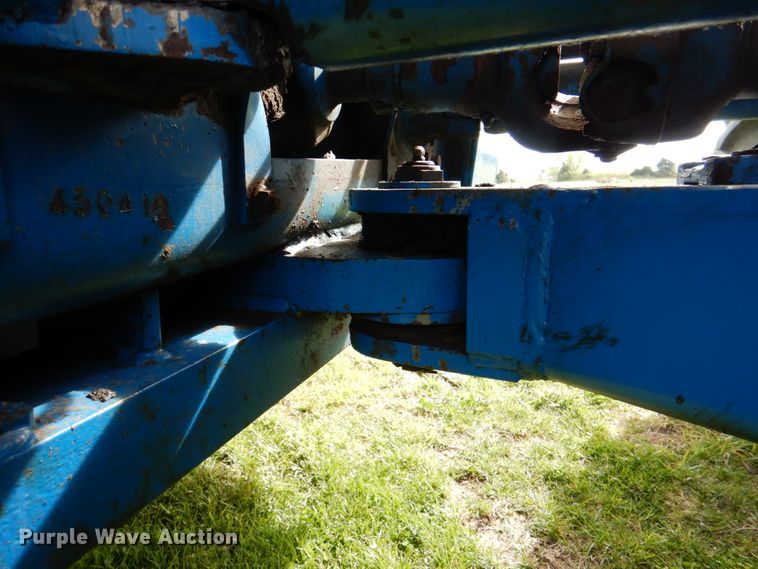 image for item IQ9279 1989 Ford 876 Versatile  4WD tractor