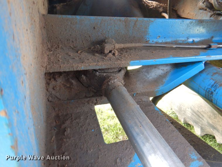 image for item IQ9279 1989 Ford 876 Versatile  4WD tractor