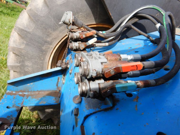 image for item IQ9279 1989 Ford 876 Versatile  4WD tractor