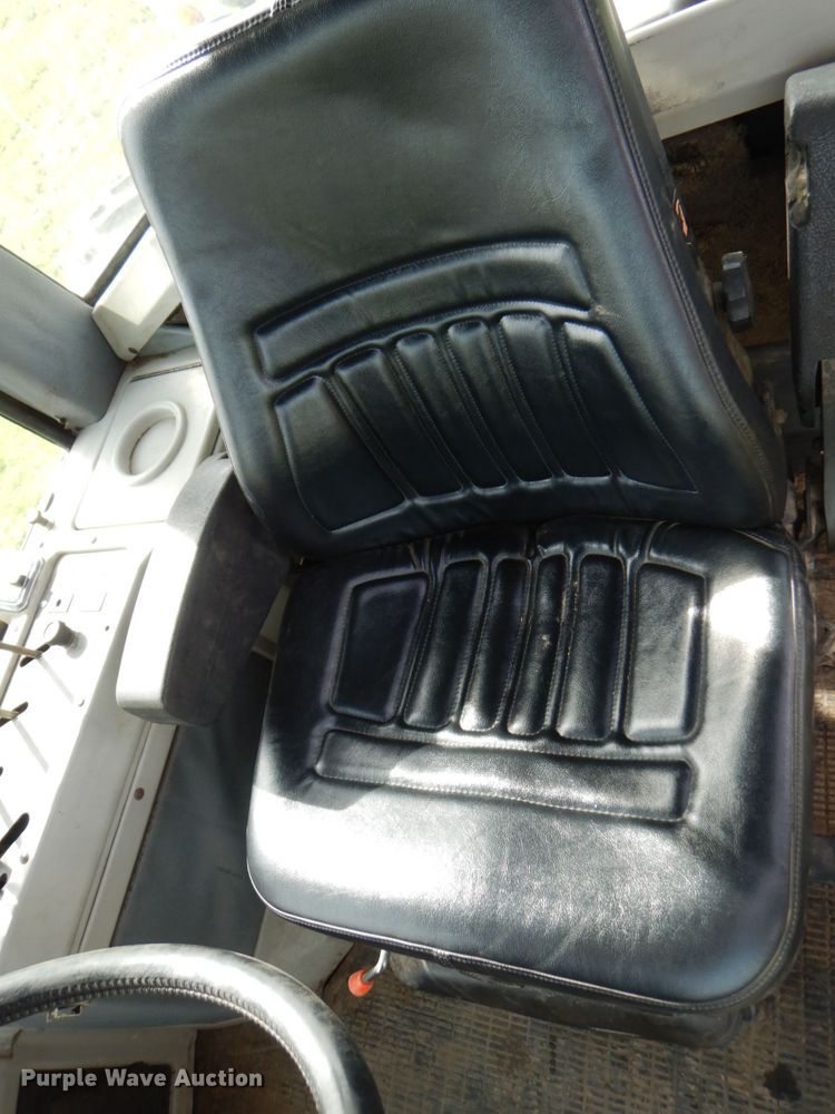 image for item IQ9279 1989 Ford 876 Versatile  4WD tractor