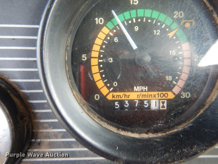 image for item IQ9279 1989 Ford 876 Versatile  4WD tractor