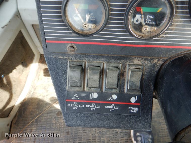 image for item IQ9279 1989 Ford 876 Versatile  4WD tractor