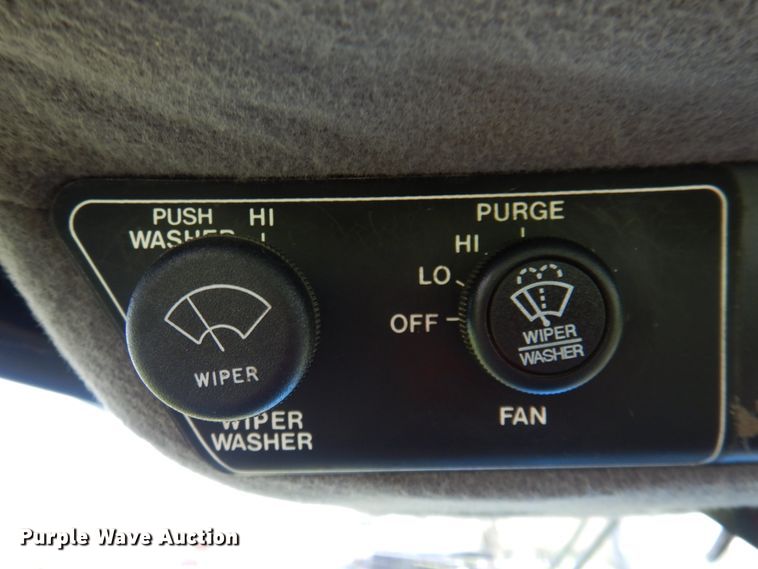 image for item IQ9279 1989 Ford 876 Versatile  4WD tractor