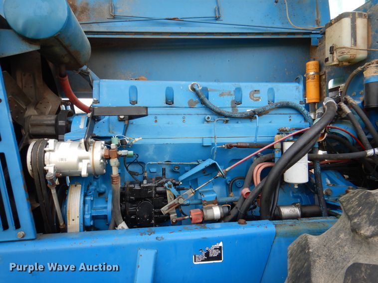 image for item IQ9279 1989 Ford 876 Versatile  4WD tractor