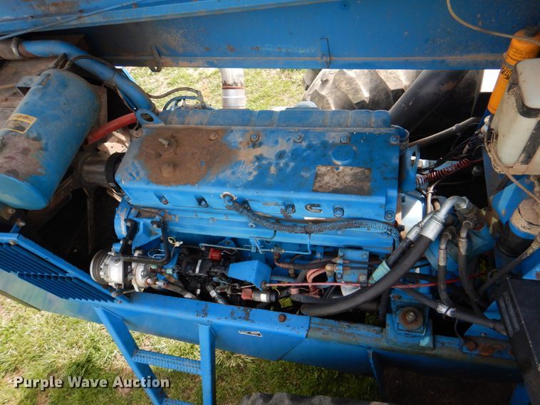 image for item IQ9279 1989 Ford 876 Versatile  4WD tractor