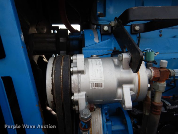 image for item IQ9279 1989 Ford 876 Versatile  4WD tractor