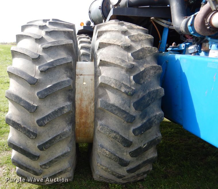 image for item IQ9279 1989 Ford 876 Versatile  4WD tractor