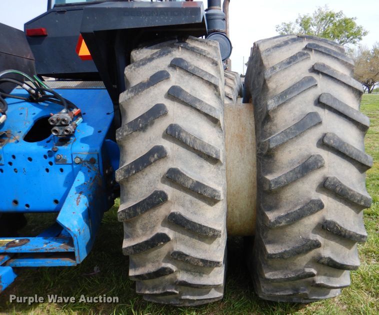 image for item IQ9279 1989 Ford 876 Versatile  4WD tractor