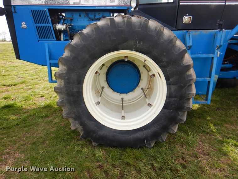 image for item IQ9279 1989 Ford 876 Versatile  4WD tractor