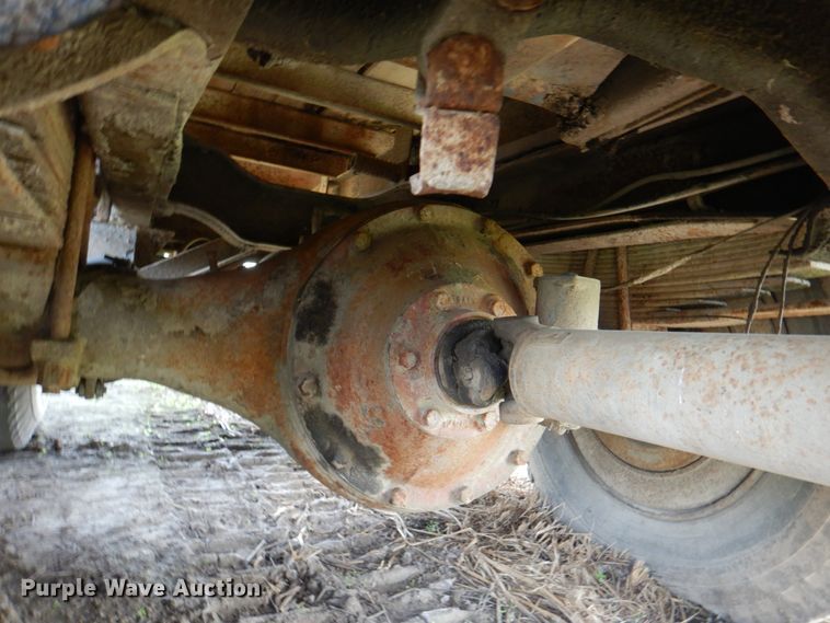 image for item IQ9283 1968 Chevrolet C60  grain truck