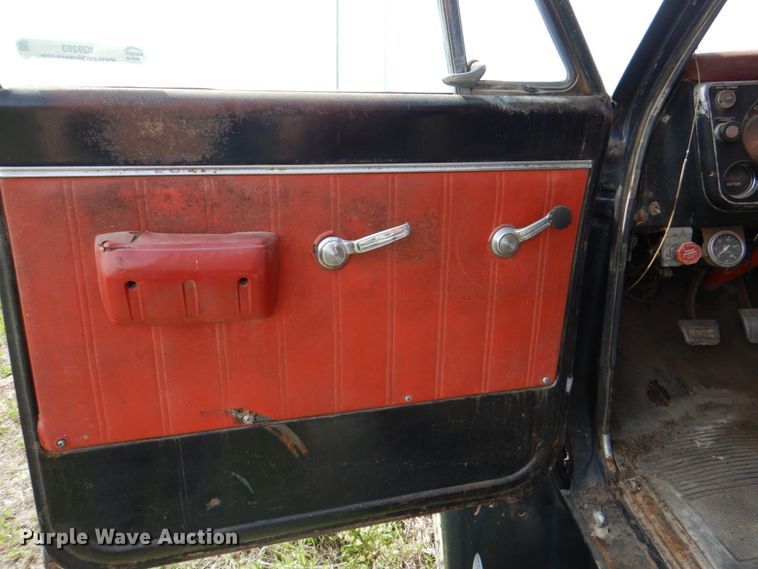 image for item IQ9283 1968 Chevrolet C60  grain truck