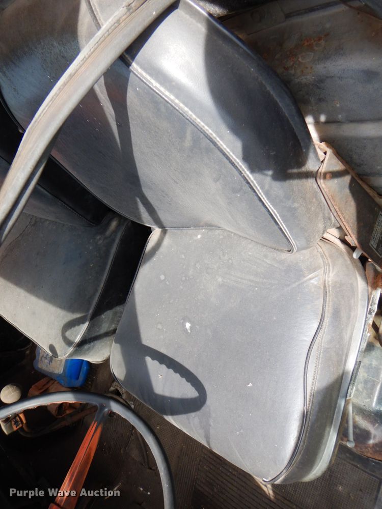 image for item IQ9283 1968 Chevrolet C60  grain truck