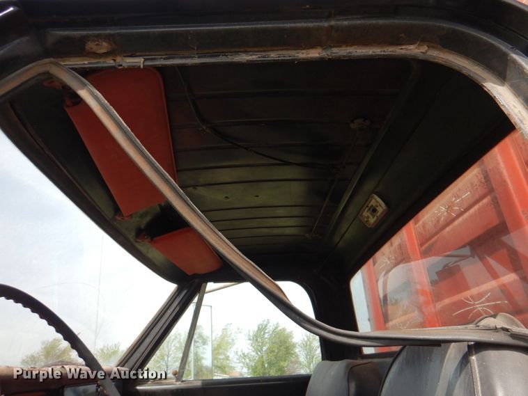 image for item IQ9283 1968 Chevrolet C60  grain truck