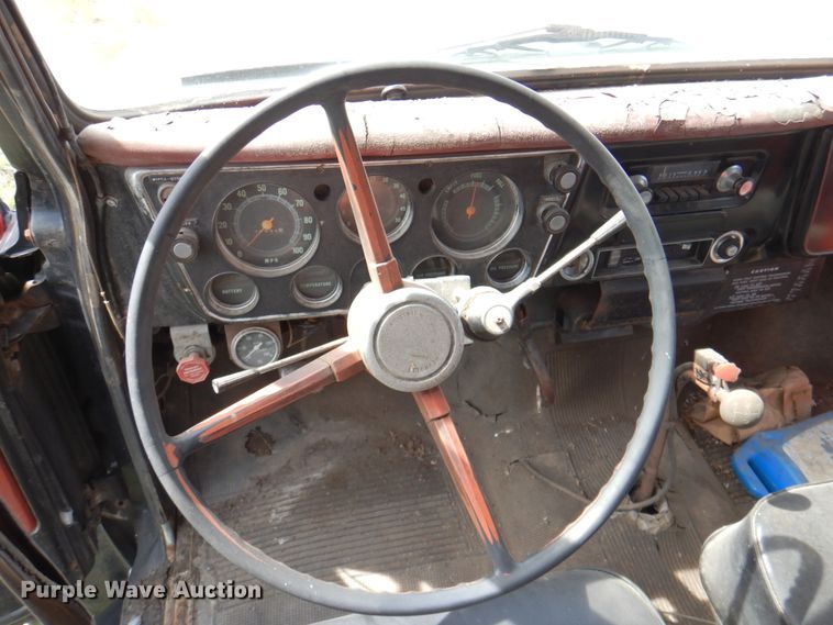 image for item IQ9283 1968 Chevrolet C60  grain truck