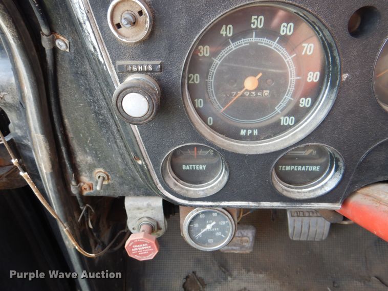 image for item IQ9283 1968 Chevrolet C60  grain truck