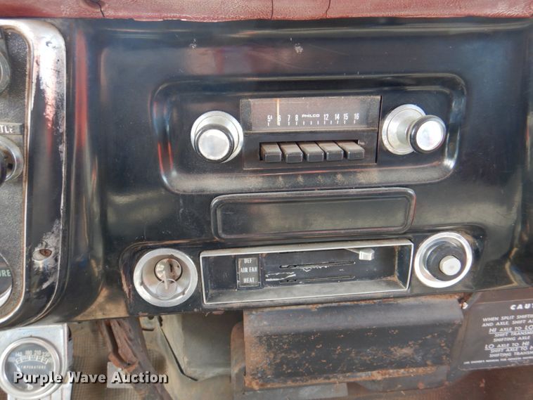 image for item IQ9283 1968 Chevrolet C60  grain truck
