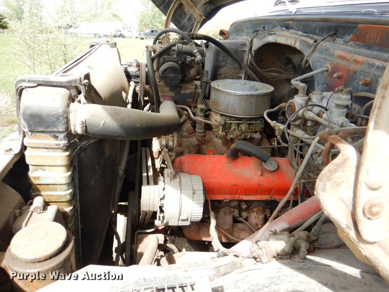 image for item IQ9283 1968 Chevrolet C60  grain truck