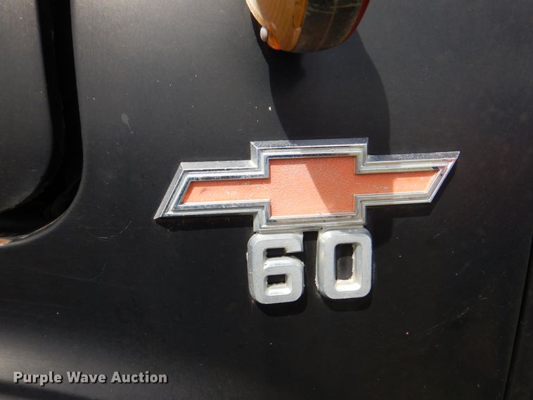 image for item IQ9283 1968 Chevrolet C60  grain truck