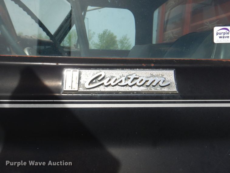 image for item IQ9283 1968 Chevrolet C60  grain truck