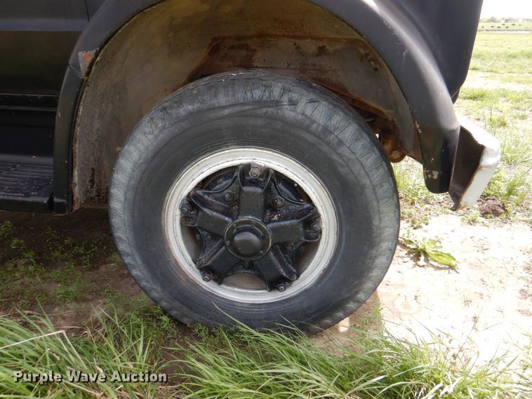 image for item IQ9283 1968 Chevrolet C60  grain truck