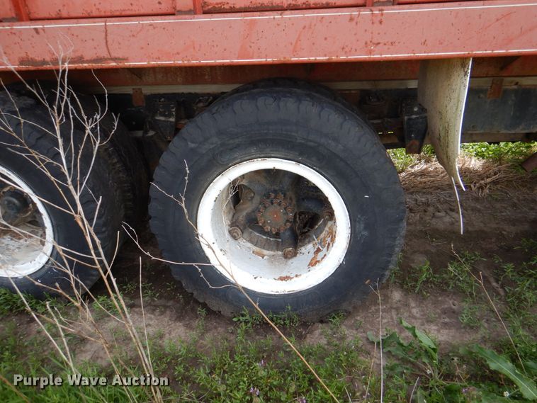 image for item IQ9283 1968 Chevrolet C60  grain truck