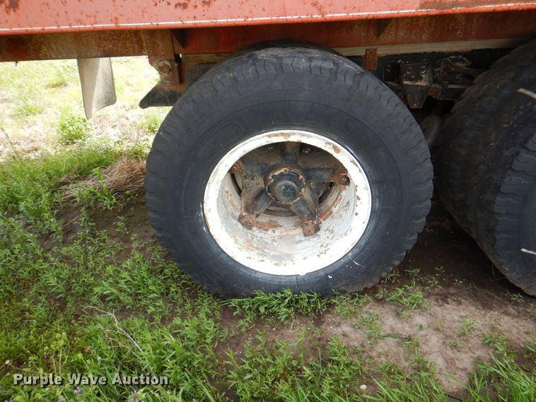image for item IQ9283 1968 Chevrolet C60  grain truck