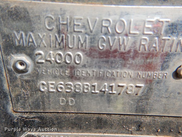 image for item IQ9283 1968 Chevrolet C60  grain truck