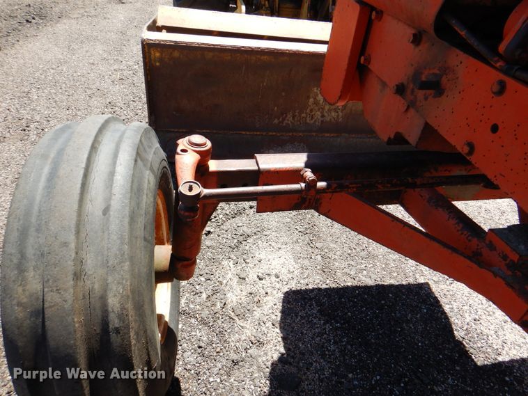 image for item IQ9313 Allis Chalmers 190XT Series III  tractor