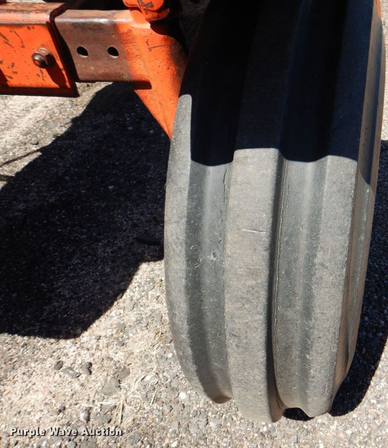 image for item IQ9313 Allis Chalmers 190XT Series III  tractor