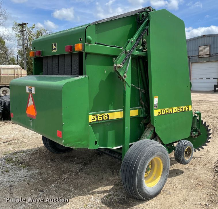 image for item IR9884 1999 John Deere 566  round baler