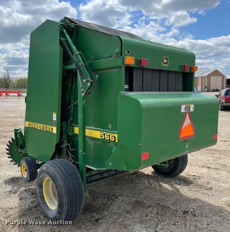 image for item IR9884 1999 John Deere 566  round baler